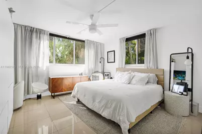 1605 Bay Rd #201, Miami Beach, FL 33139 - Photo 21