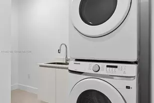 700 NE 24Rd St, Miami, FL 33137 - Photo 35