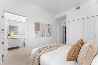 700 NE 24Rd St #PH-5802, Miami, FL 33137 - Photo 25