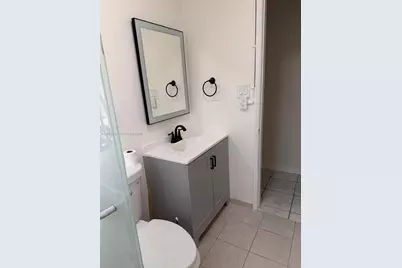 310 NE 58th St #B, Oakland Park, FL 33334 - Photo 5