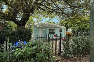 294 NE 57th St, Miami, FL 33137 - Photo 9