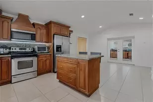 10351 SW 49th St, Miami, FL 33165 - Photo 3
