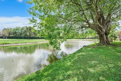 10304 Fairway Rd, Pembroke Pines, FL 33026 - Photo 47