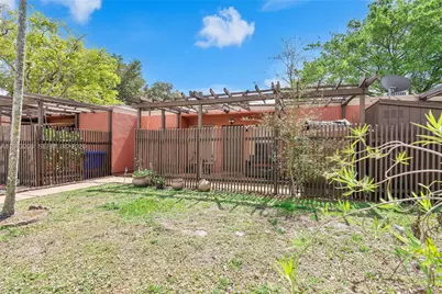 10304 Fairway Rd, Pembroke Pines, FL 33026 - Photo 3