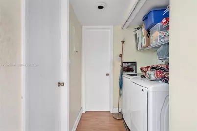 10304 Fairway Rd, Pembroke Pines, FL 33026 - Photo 9