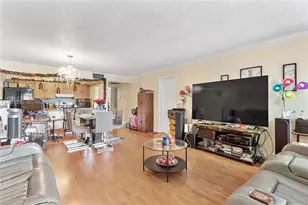 10304 Fairway Rd, Pembroke Pines, FL 33026 - Photo 21