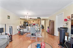 10304 Fairway Rd, Pembroke Pines, FL 33026 - Photo 19