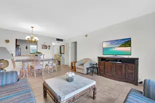 410 SE 2nd St, Hallandale Beach, FL 33009 - Photo 9