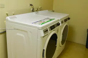 5555 Collins Ave, Miami Beach, FL 33140 - Photo 17