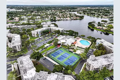 1100 Colony Point Cir #509, Pembroke Pines, FL 33026 - Photo 13