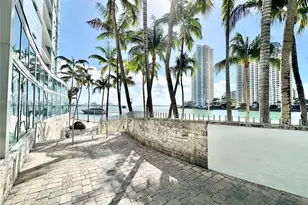 335 S Biscayne Blvd, Miami, FL 33131 - Photo 23