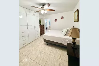 20500 W Country Club Dr #410, Aventura, FL 33180 - Photo 17