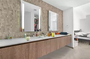 88 SW 7th St, Miami, FL 33130 - Photo 9