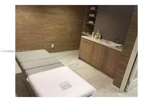 400 Sunny Isles Blvd, Sunny Isles Beach, FL 33160 - Photo 25