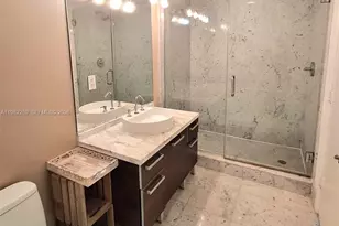 253 NE 2nd St, Miami, FL 33132 - Photo 11