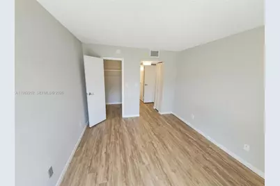 210 172nd St #234, Sunny Isles Beach, FL 33160 - Photo 5