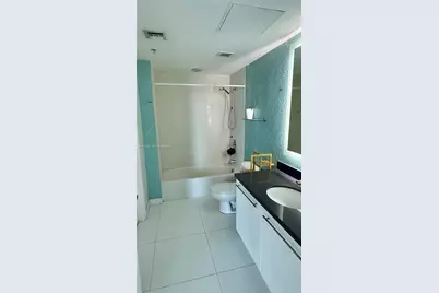 90 SW 3rd St #3203, Miami, FL 33130 - Photo 5