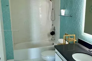 90 SW 3rd St, Miami, FL 33130 - Photo 5