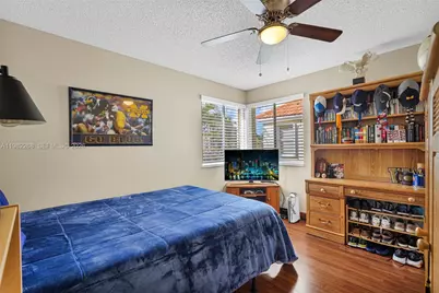 2632 Oak Park Cir, Davie, FL 33328 - Photo 47