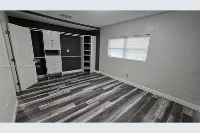 521 E Evanston Cir, Fort Lauderdale, FL 33312 - Photo 11