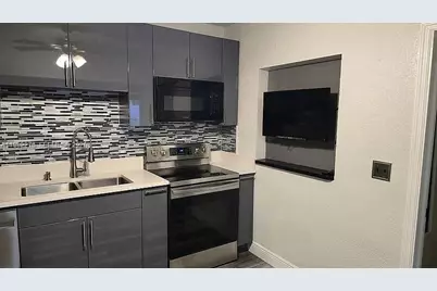 521 E Evanston Cir, Fort Lauderdale, FL 33312 - Photo 5