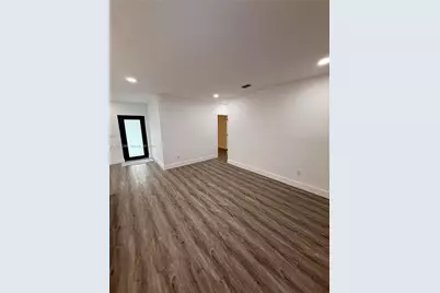 1014 W 66th St, Hialeah, FL 33012 - Photo 33