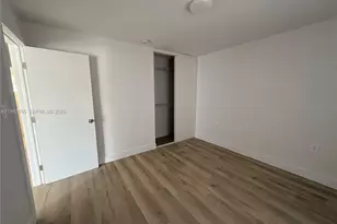1300 NE 110th St, Miami, FL 33161 - Photo 13