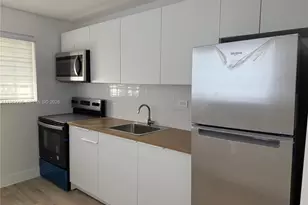 1300 NE 110th St, Miami, FL 33161 - Photo 5