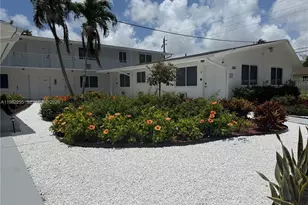 1300 NE 110th St, Miami, FL 33161 - Photo 17