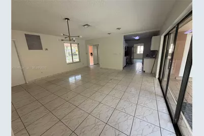 6895 Loch Ness Dr #n/a, Miami Lakes, FL 33014 - Photo 3