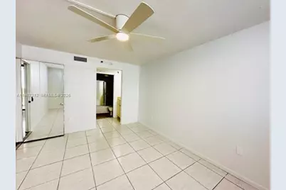 1621 Collins Ave #706, Miami Beach, FL 33139 - Photo 15
