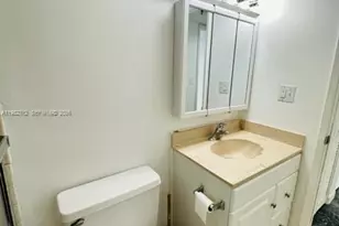 1621 Collins Ave, Miami Beach, FL 33139 - Photo 21