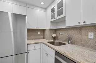 2899 Collins Ave, Miami Beach, FL 33140 - Photo 11