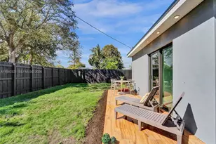 2066 NE 174th St, North Miami Beach, FL 33162 - Photo 81