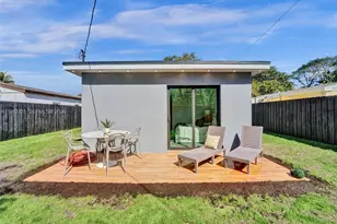 2066 NE 174th St, North Miami Beach, FL 33162 - Photo 83