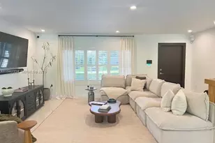 7901 NW 171st St, Hialeah, FL 33015 - Photo 7