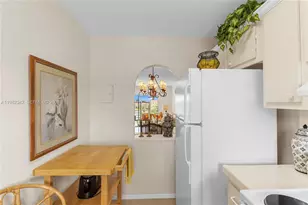 8950 Sunrise Lakes Blvd, Sunrise, FL 33322 - Photo 5