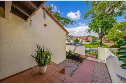 6637 NW 181st Ln #6637, Hialeah, FL 33015 - Photo 3