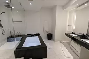 18555 Collins Ave, Sunny Isles Beach, FL 33160 - Photo 29