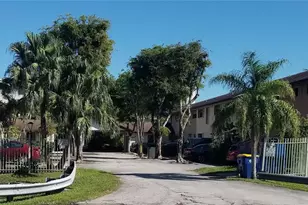 13881 NE 2nd Ct, Miami, FL 33161 - Photo 21