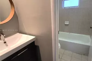 13881 NE 2nd Ct, Miami, FL 33161 - Photo 13