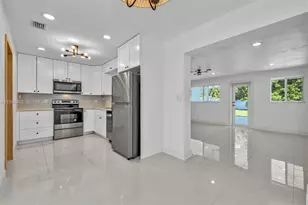 104 SW 7th St, Hallandale Beach, FL 33009 - Photo 11