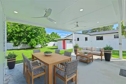 104 SW 7th St, Hallandale Beach, FL 33009 - Photo 17