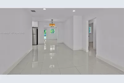 104 SW 7th St, Hallandale Beach, FL 33009 - Photo 13