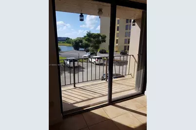 9682 Fontainebleau Blvd #202, Miami, FL 33172 - Photo 11