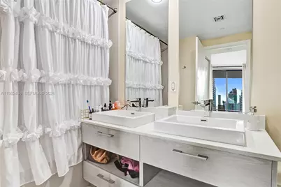 45 SW 9th St #4004, Miami, FL 33130 - Photo 13
