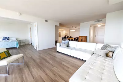 2000 Towerside Ter #1910, Miami, FL 33138 - Photo 5