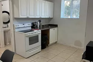 1021 NW 3rd St, Miami, FL 33128 - Photo 3