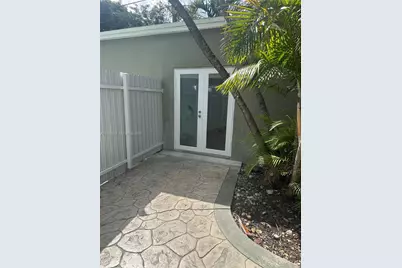 11440 SW 47th St #Rear, Miami, FL 33165 - Photo 1