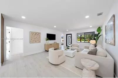 1305 N 31st Rd, Hollywood, FL 33021 - Photo 3